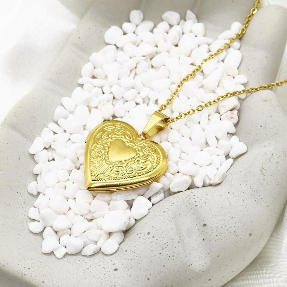 Statement Gold Heart Locket - Picture 4 of 8